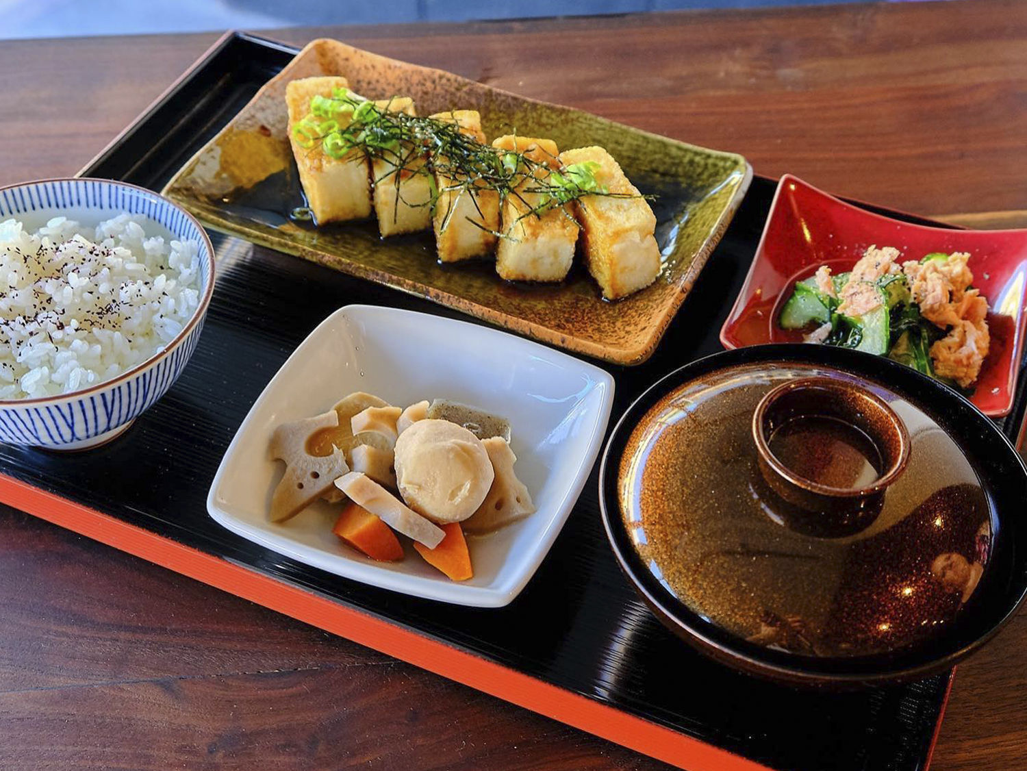 Sayachi Sushi and Oyster Bar